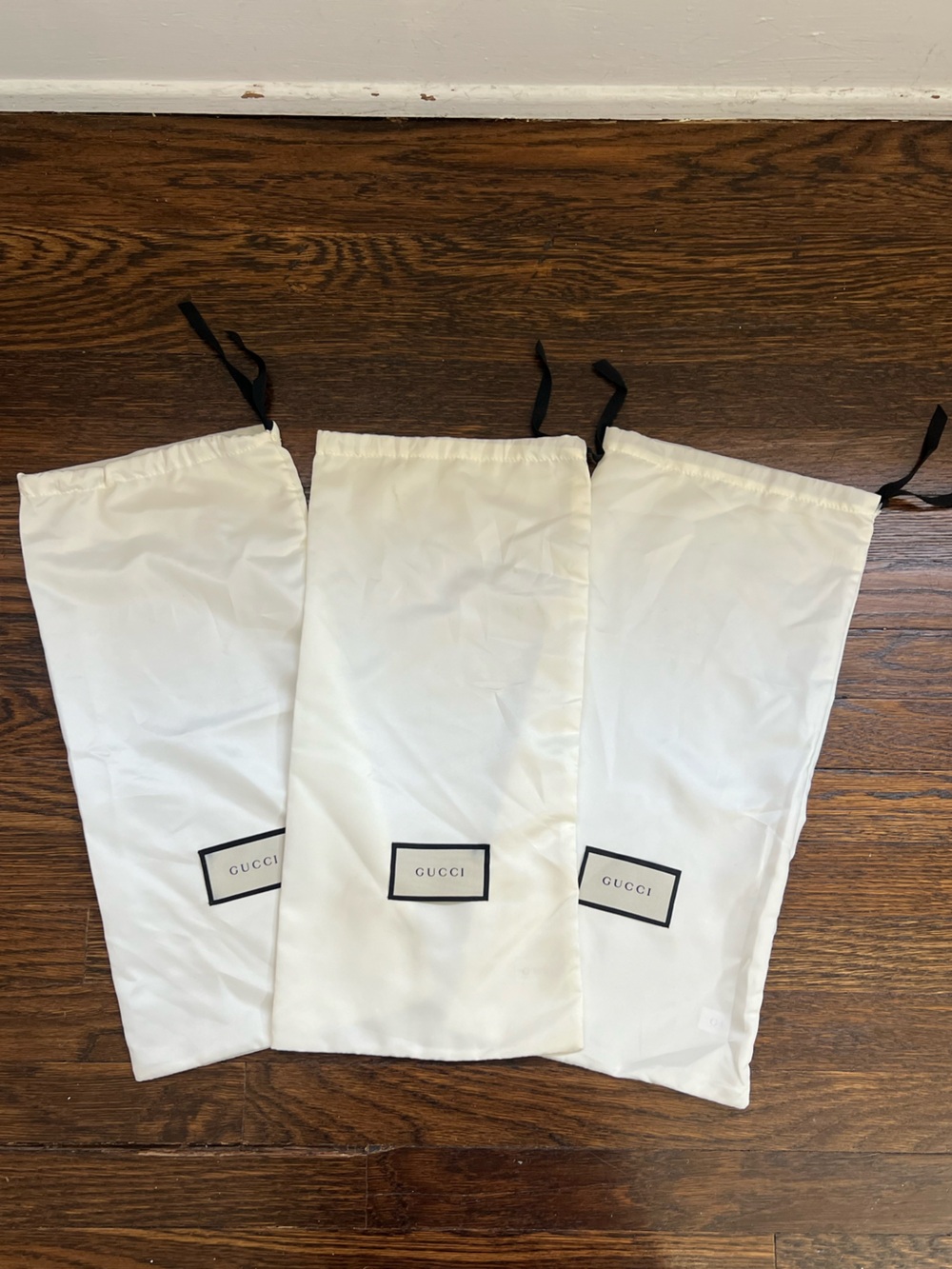 Gucci White Satin Dust Bags - Set of 3
